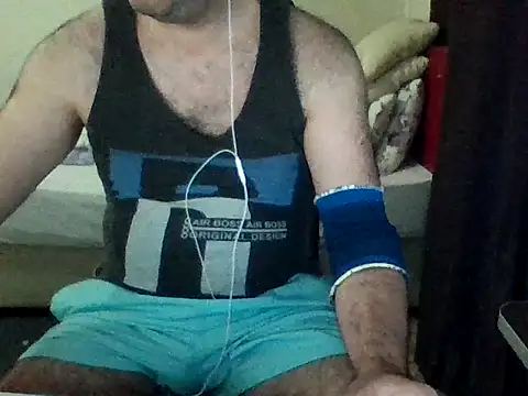 Snapshot of st206boy chatting on 09/09/25, 12:43 st206boy online show from 09/09/25, 12:43