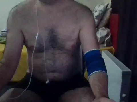 Snapshot of st206boy chatting on 10/04/25, 11:47 st206boy online show from 10/04/25, 11:47