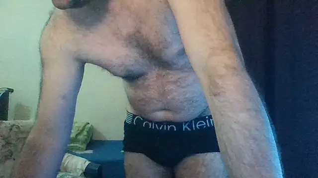 Snapshot of st206boy chatting on 06/11/26, 12:32 st206boy online show from 06/11/26, 12:32