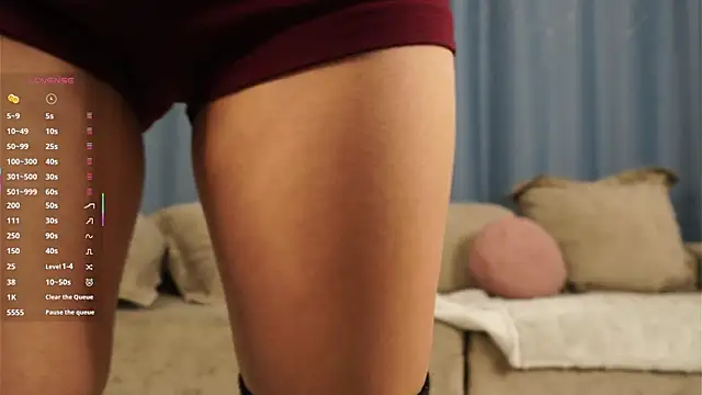 TaiteFairfield online show from 10/26/25, 07:25