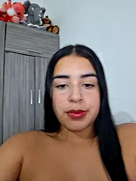 Snapshot of channell0 chatting on 09/18/25, 05:31 channell0 online show from 09/18/25, 05:31