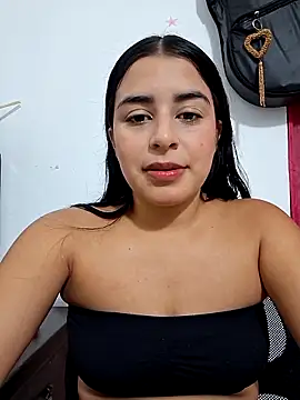 Snapshot of channell0 chatting on 10/17/25, 06:05 channell0 online show from 10/17/25, 06:05