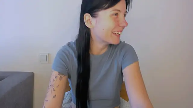 Elle Pearl  online show from 10/02/25, 06:31