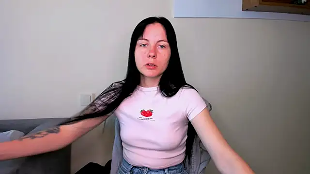 Snapshot of Elle_Pearl_ chatting on 05/15/26, 05:58 Elle Pearl online show from 05/15/26, 05:58