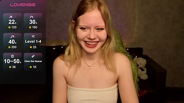 Snapshot of Wendy_228 chatting on 10/14/25, 01:17 Wendy 228 online show from 10/14/25, 01:17
