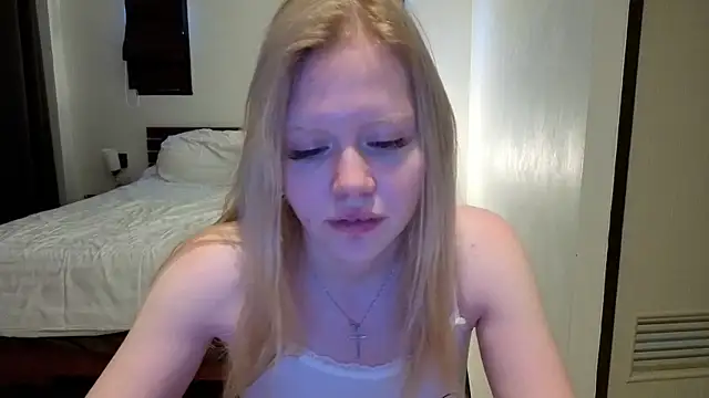 Snapshot of Wendy_228 chatting on 06/19/26, 02:16 Wendy 228 online show from 06/19/26, 02:16