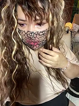 xoxLILxMELOxox online show from 10/10/25, 04:28