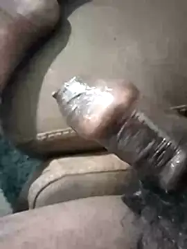 Curvy Pounder online show from 11/18/25, 12:49