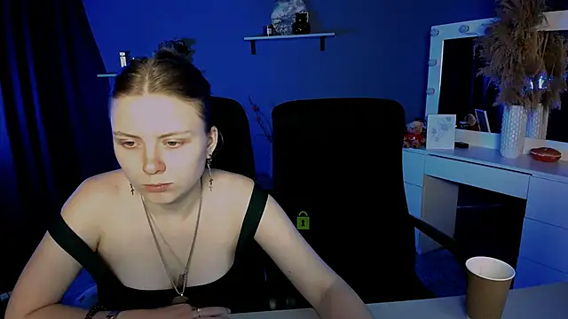 Snapshot of foxy_tease_ chatting on 09/21/25, 02:46 foxy tease online show from 09/21/25, 02:46