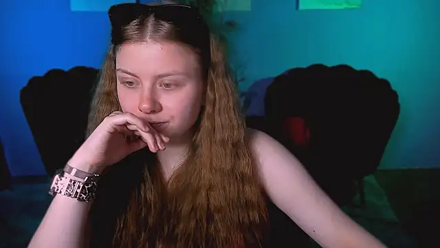 Snapshot of foxy_tease_ chatting on 11/13/25, 10:14 foxy tease online show from 11/13/25, 10:14