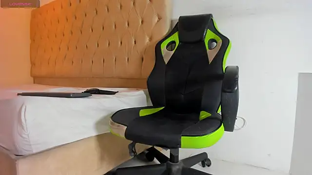 Darkknightx01 online show from 09/09/25, 12:43