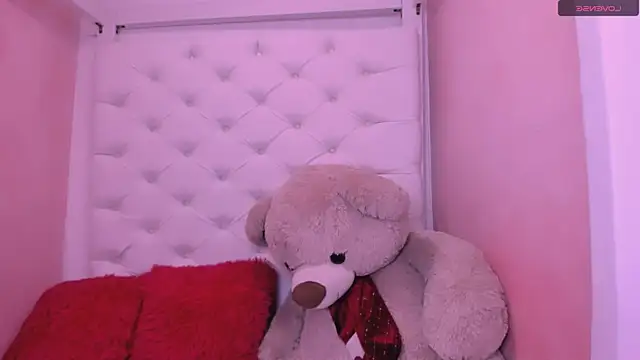 Snapshot of eimy_skinny_ chatting on 04/26/26, 01:20 eimy skinny online show from 04/26/26, 01:20