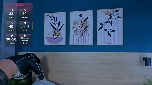 SarahMiler  online show from 10/24/25, 11:39