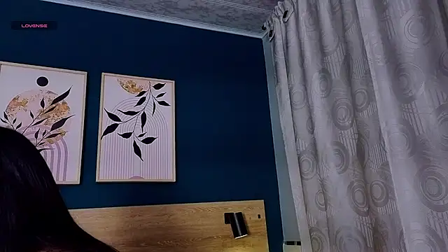 SarahMiler  online show from 11/29/25, 07:50