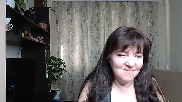 Snapshot of Illusionq chatting on 10/07/25, 09:39 Illusionq online show from 10/07/25, 09:39