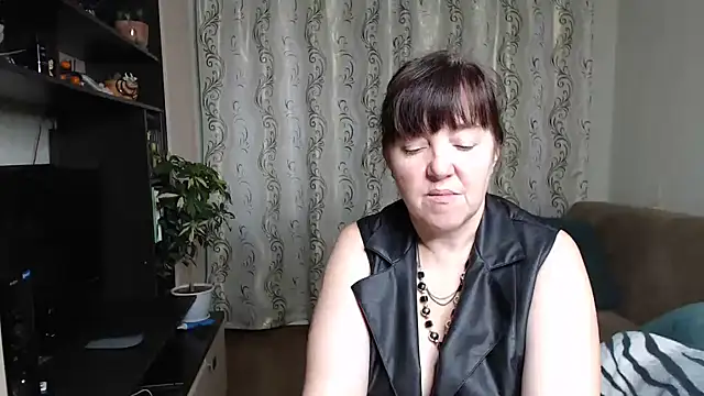 Snapshot of Illusionq chatting on 10/10/25, 05:06 Illusionq online show from 10/10/25, 05:06