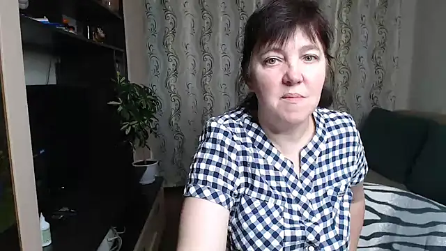Snapshot of Illusionq chatting on 10/17/25, 04:59 Illusionq online show from 10/17/25, 04:59
