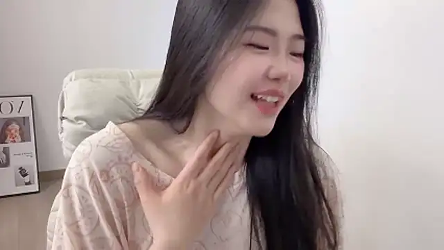 suki-1 online show from 04/19/26, 10:03