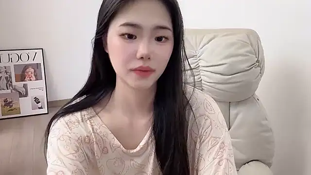 Snapshot of suki-1 chatting on 07/18/26, 12:09 suki-1 online show from 07/18/26, 12:09