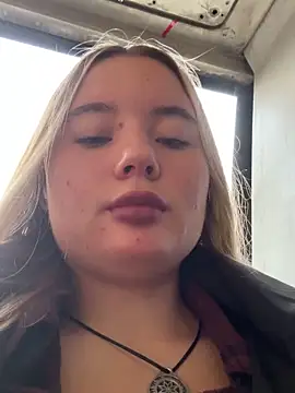 Snapshot of StephanieMur chatting on 09/18/25, 03:08 StephanieMur online show from 09/18/25, 03:08