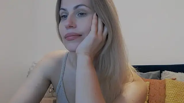 Snapshot of Lika_Soul chatting on 05/17/26, 04:03 Lika Soul online show from 05/17/26, 04:03