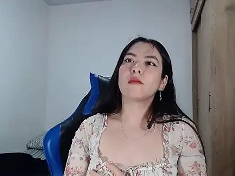 Snapshot of EloiseJun chatting on 01/10/26, 04:14 EloiseJun online show from 01/10/26, 04:14