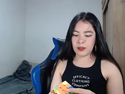 Snapshot of EloiseJun chatting on 01/16/26, 05:44 EloiseJun online show from 01/16/26, 05:44