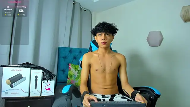 Snapshot of _taylor_black chatting on 09/11/25, 12:44  taylor black online show from 09/11/25, 12:44