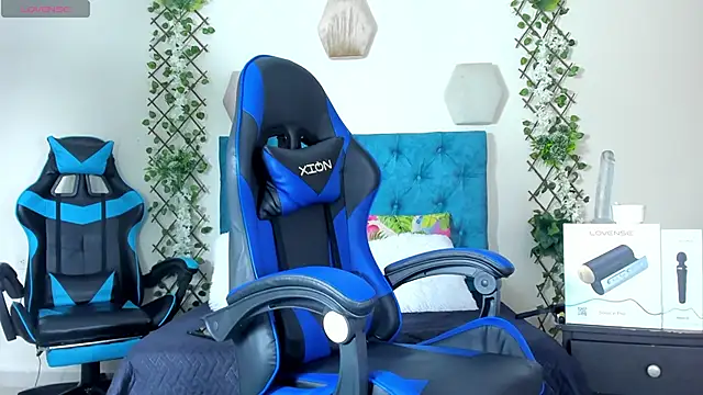 Snapshot of _taylor_black chatting on 10/31/25, 03:13 taylor black online show from 10/31/25, 03:13