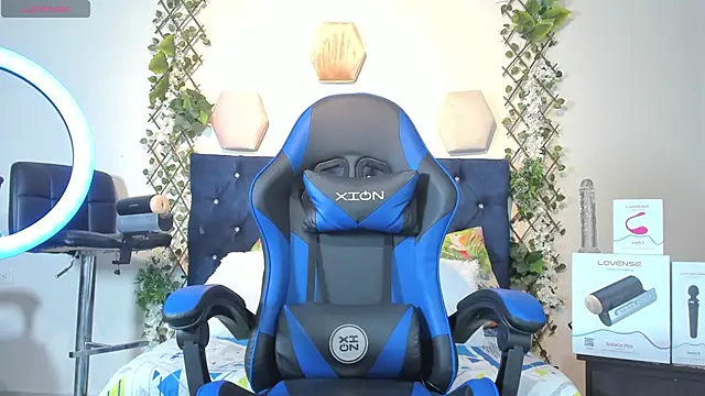 Snapshot of _taylor_black chatting on 11/22/25, 03:11 taylor black online show from 11/22/25, 03:11