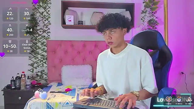 Snapshot of _taylor_black chatting on 02/10/26, 08:13 taylor black online show from 02/10/26, 08:13