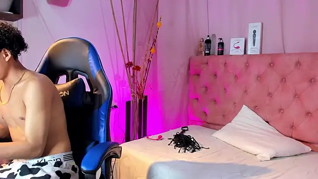 Snapshot of _taylor_black chatting on 03/22/26, 10:24 taylor black online show from 03/22/26, 10:24