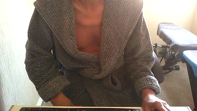 Snapshot of rogpb chatting on 09/12/25, 08:58 rogpb online show from 09/12/25, 08:58