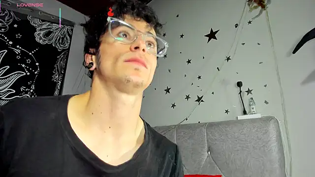 Snapshot of puepleholly chatting on 02/22/26, 02:45 puepleholly online show from 02/22/26, 02:45