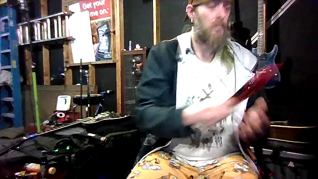 Snapshot of thejuicybacon chatting on 05/25/26, 08:42 thejuicybacon online show from 05/25/26, 08:42