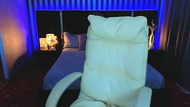 Neyla Charm online show from 10/11/25, 06:01