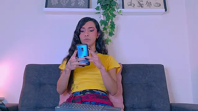 TiffValentinee  online show from 03/05/26, 07:43