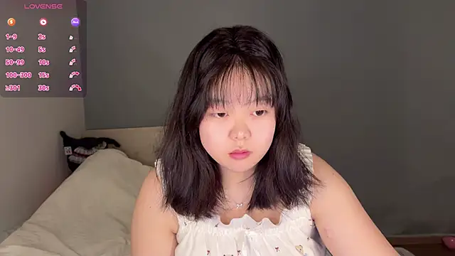 Kittenfishing online show from 10/06/25, 03:42