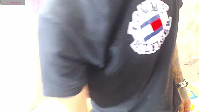 daniquintero03 online show from 10/03/25, 06:49