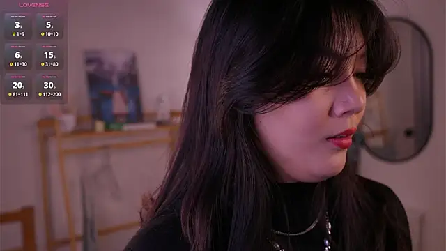 MoiraEger online show from 10/27/25, 05:17