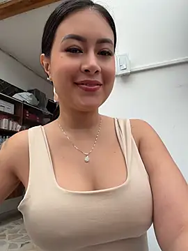 Snapshot of CrisMarulanda chatting on 05/22/26, 04:12 CrisMarulanda online show from 05/22/26, 04:12