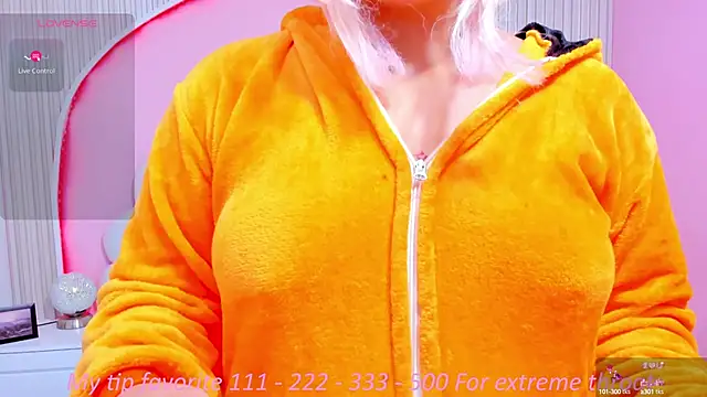 Snapshot of hinata_dolly chatting on 10/14/25, 11:22 hinata dolly online show from 10/14/25, 11:22