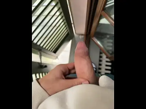 Snapshot of Pisellone18_ chatting on 12/23/25, 08:45 Pisellone18 online show from 12/23/25, 08:45