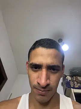 Snapshot of ikaro21 chatting on 10/30/25, 04:47 ikaro21 online show from 10/30/25, 04:47