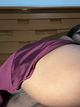 hillarymoreninha online show from 04/21/26, 03:57