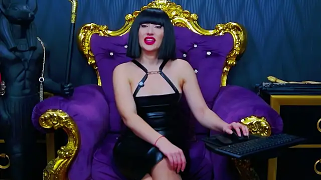 LaraMaeve online show from 12/15/25, 06:39