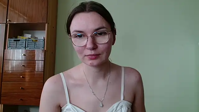 LooveELLYx online show from 10/23/25, 01:32