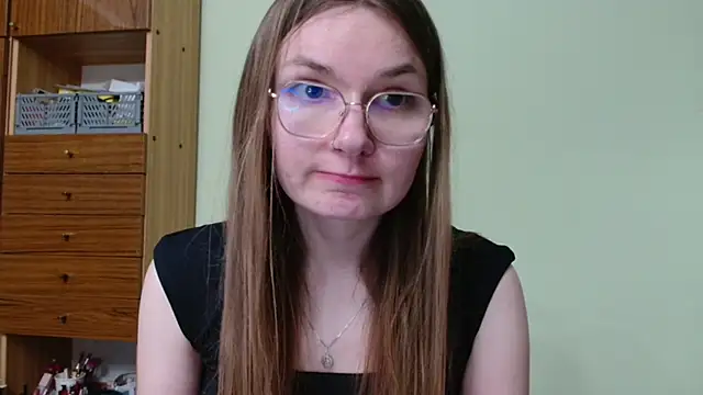 LooveELLYx online show from 04/19/26, 10:01