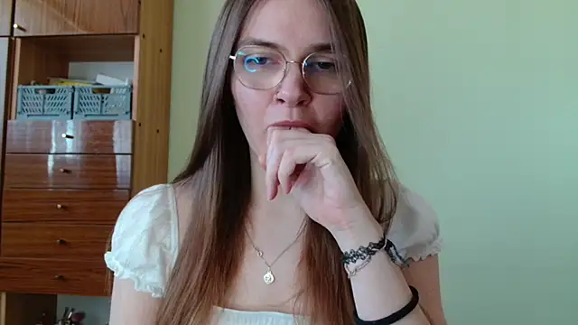 LooveELLYx online show from 04/23/26, 06:36