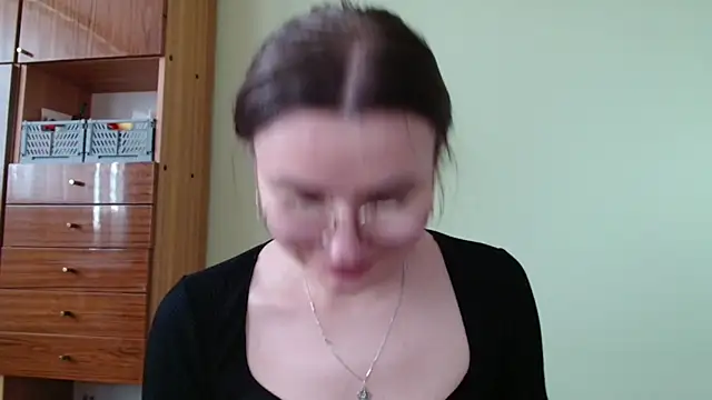 LooveELLYx online show from 05/13/26, 01:30